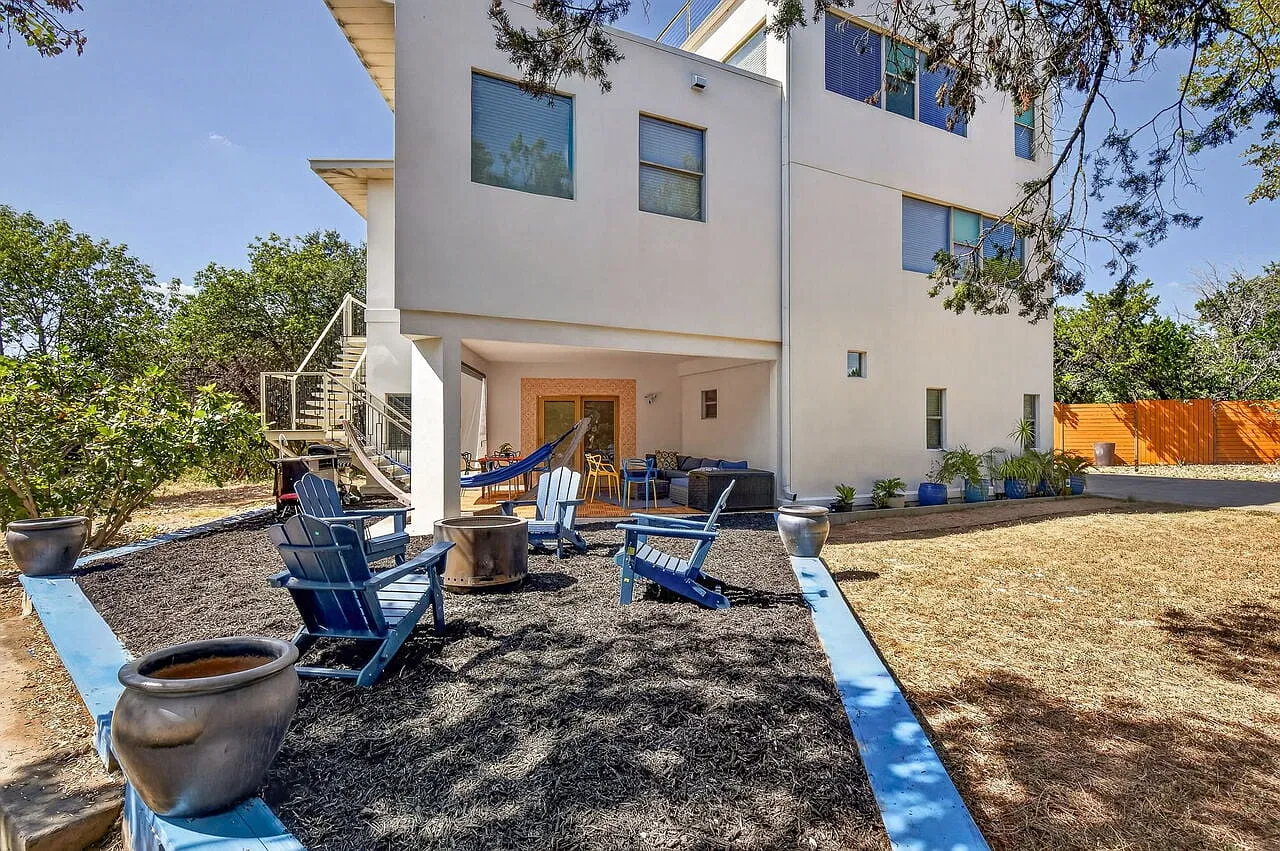 4 bed, 3600 sqft, $7,000 — Photo 3