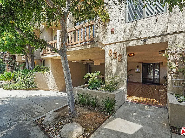 832 Palm Ave #105 — Photo 22