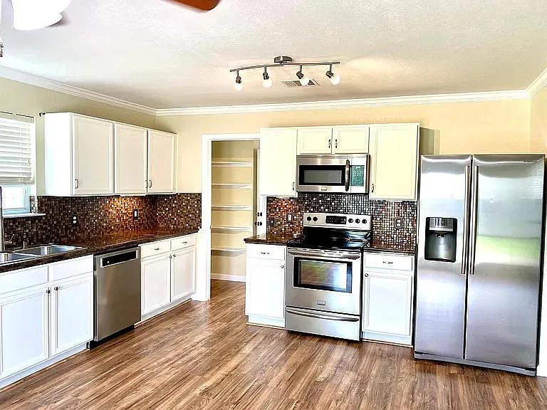 731 Abundance Ln — Photo 6