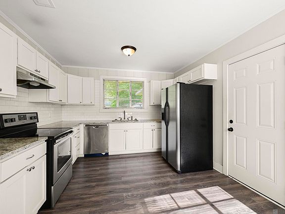 5th image of 4919 Lynn St