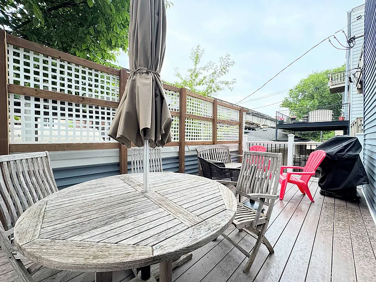 1040 W Roscoe St #3 — Photo 17