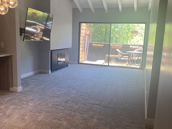 4th image of 843 Woodside Ln E Unit 12