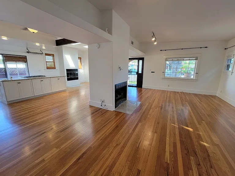 321 Grand Ave — Photo 9