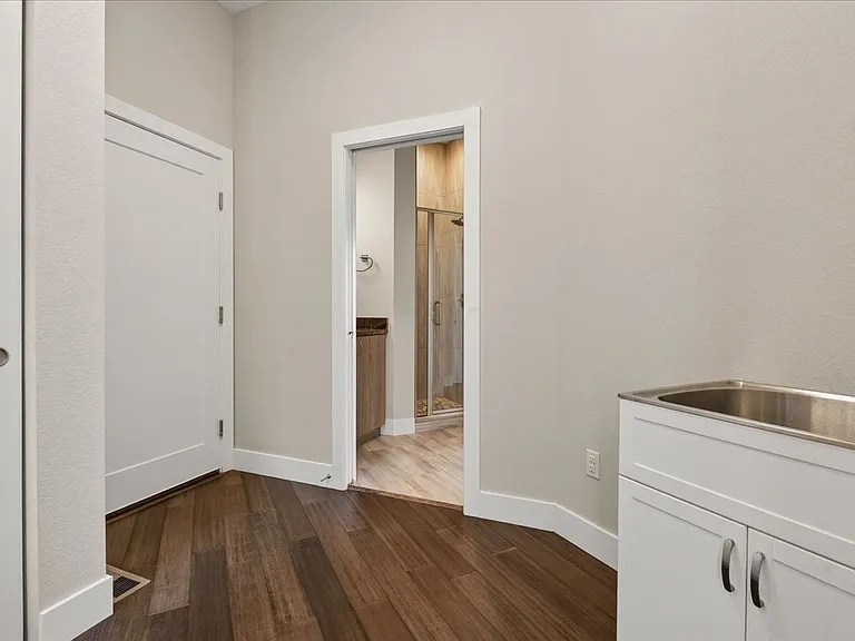 1407 Rogers Ct — Photo 15