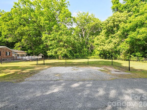 4th image of 6517 Riverine Dr