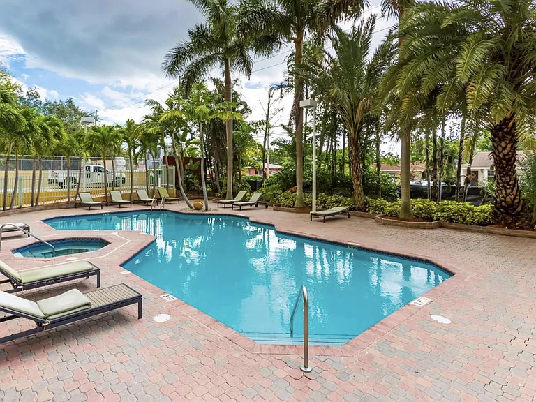3500 Coral Way #815 — Photo 13