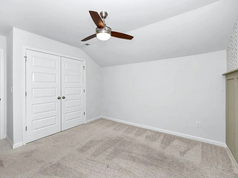 171 Kingswood Dr — Photo 36