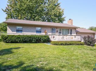 1005 S Grandview Ave, Sioux Falls, SD 57103