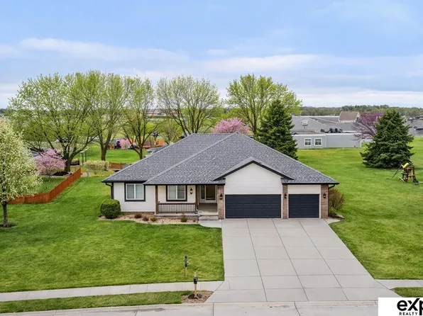 20022 Elkhorn Ridge Dr, Elkhorn, NE 68022