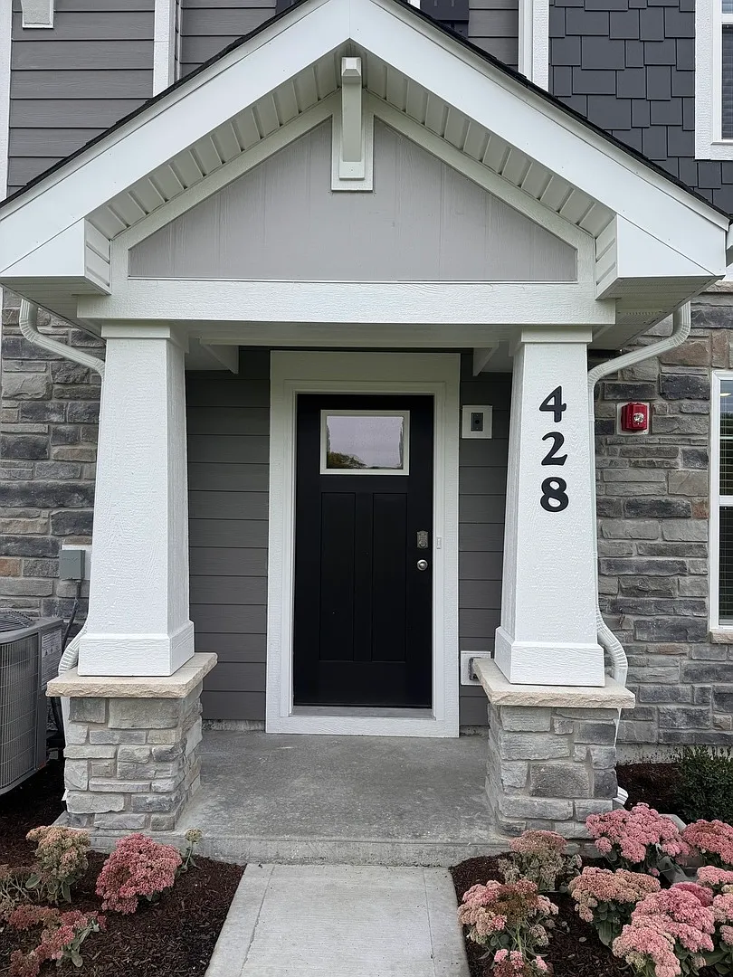 3 bed, 2.5 bath, 1827 sqft, $3,500 — Photo 2