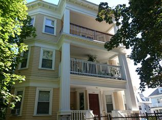 9085 Franklin Ave, Clive, IA 50325