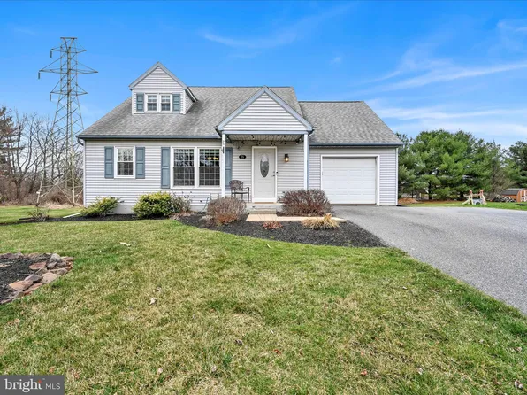 75 Hollow Rd, Reinholds, PA 17569