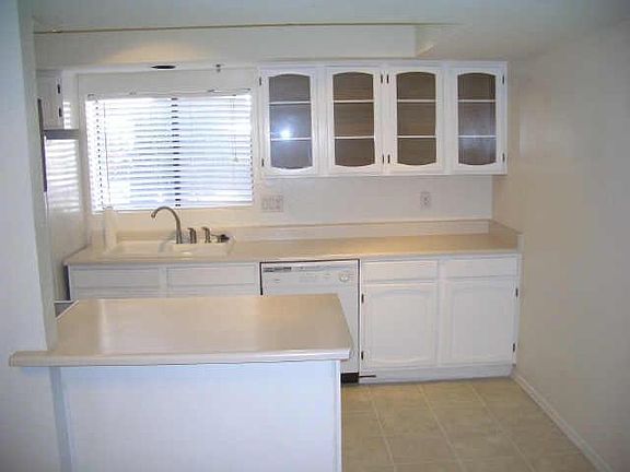 3rd image of 3031 N CIVIC CENTER Place #137