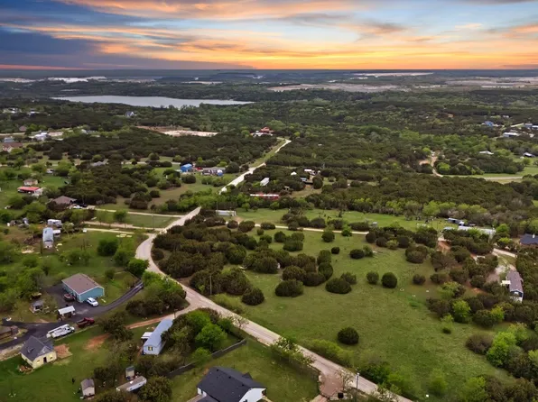 9112 Valley View Ct, Cleburne, TX 76033