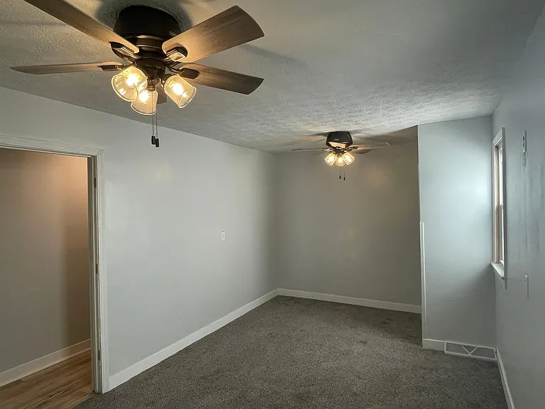 1314 Hoyt Ave — Photo 16