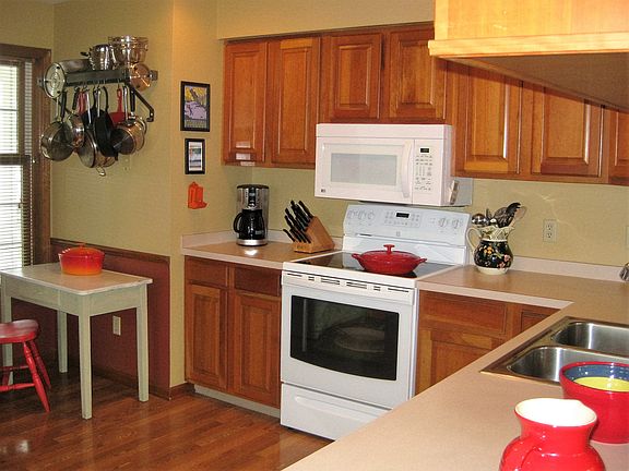 2nd image of 4128 Stockton Ln