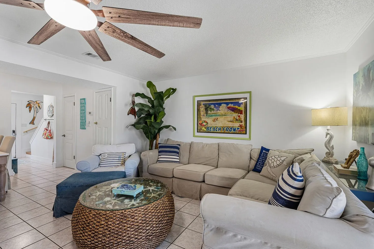2 bed, 2.0 bath, 18298 sqft, $2,787 — Photo 1