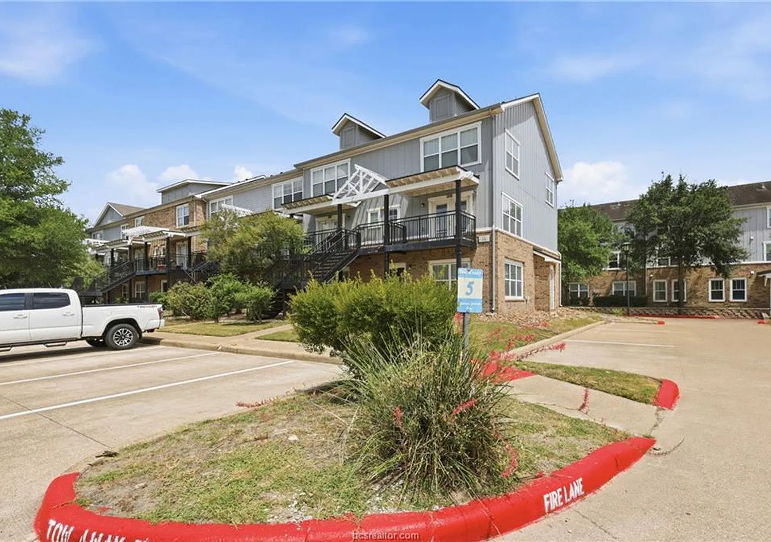 1725 Harvey Mitchell Parkway S Unit 1830 — Photo 1