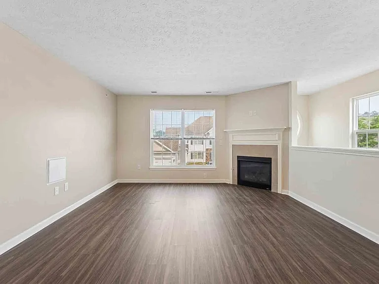 Auburn Creek Apartment Homes — Photo 6