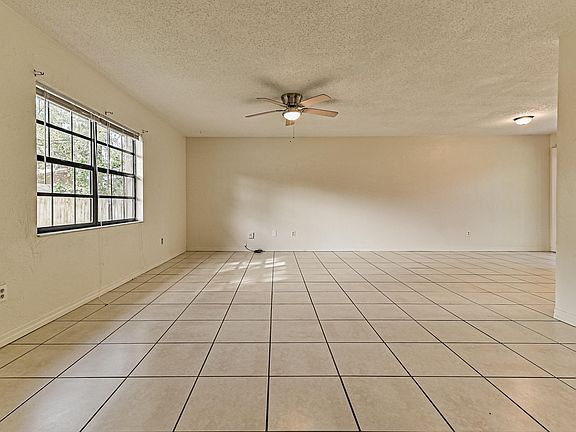 3rd image of 323 Cavanah Dr APT B
