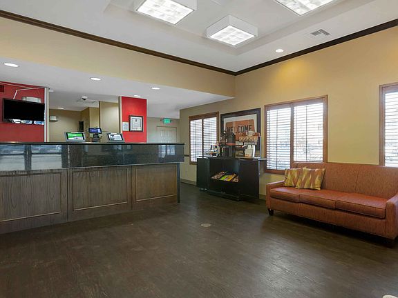 Lobby and Guest Check-in