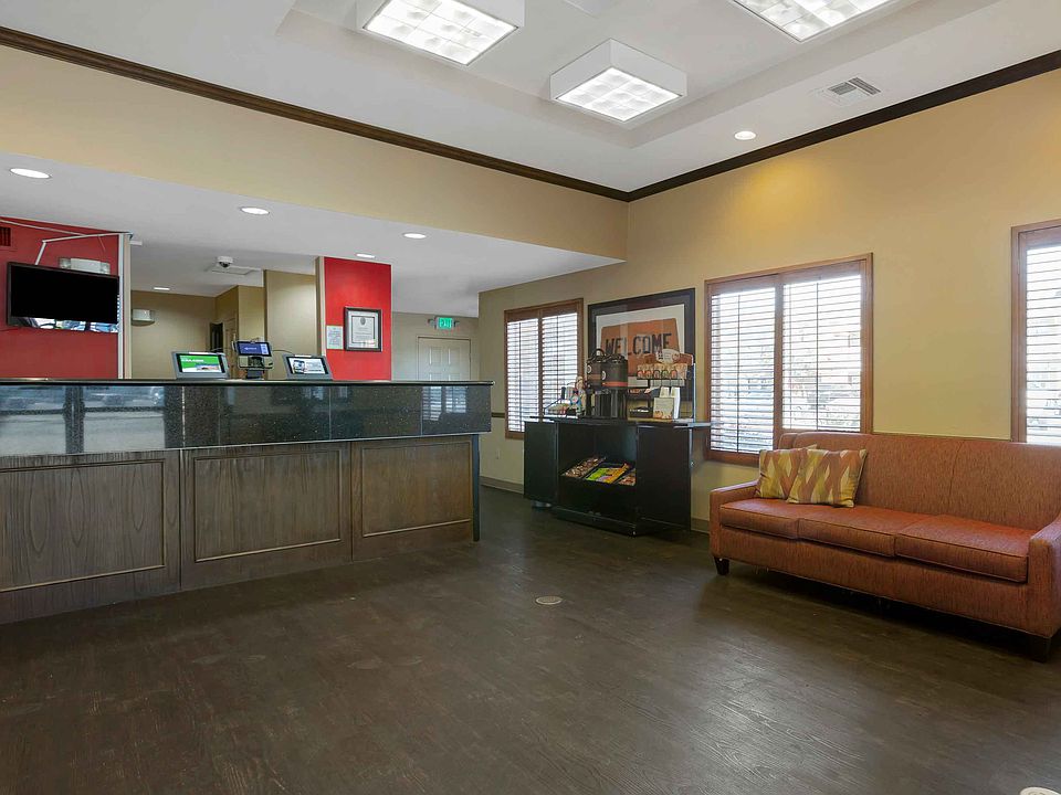 Lobby and Guest Check-in