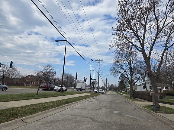 4th image of 284 Dundee Pkwy