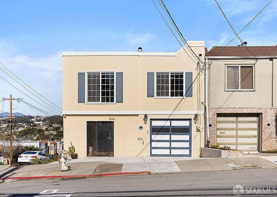 2nd image of 544 Garfield St