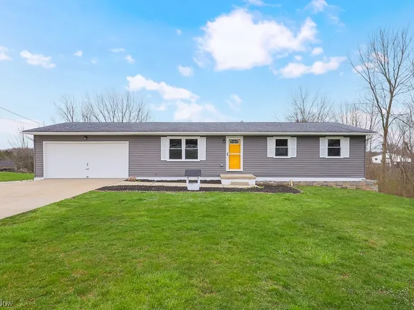9197 Olga St, Streetsboro, OH 44241