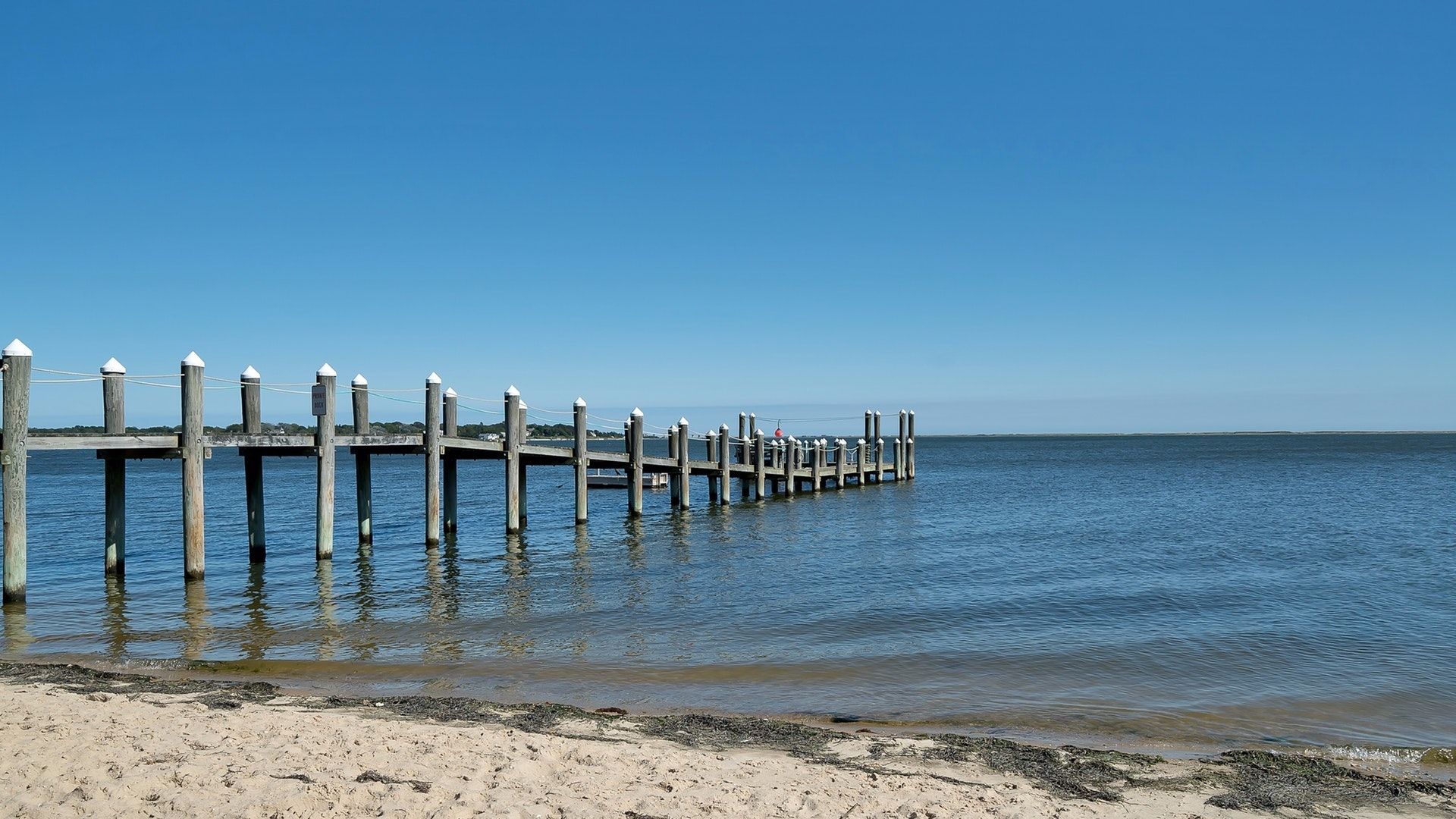 17 Squires Ave, East Quogue, NY 11942 Out East