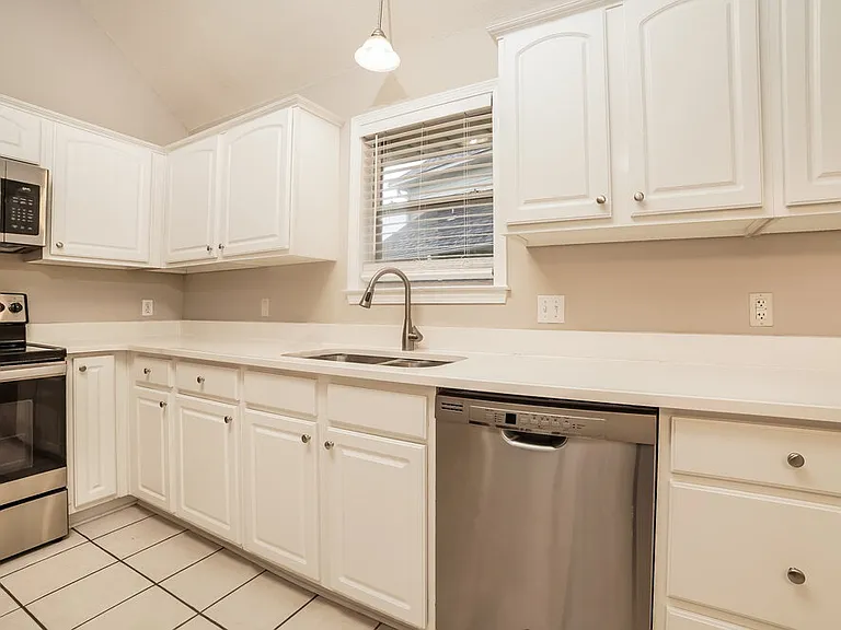 3950 Spring Lakes Cir — Photo 6