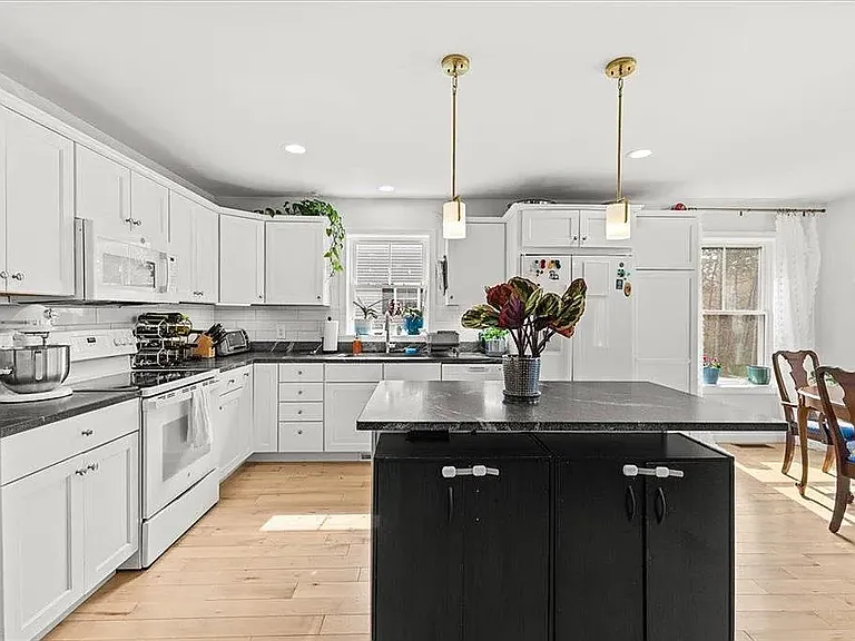 51 Blacksmith Dr — Photo 32