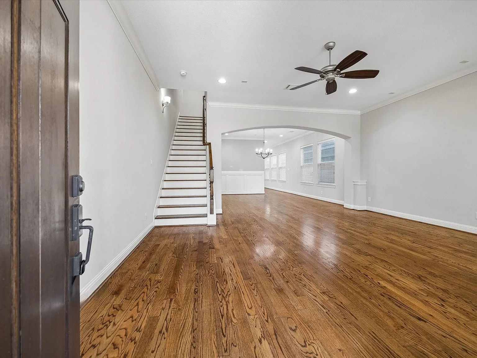 3 bed, 3.5 bath, 2840 sqft, $4,000 — Photo 3