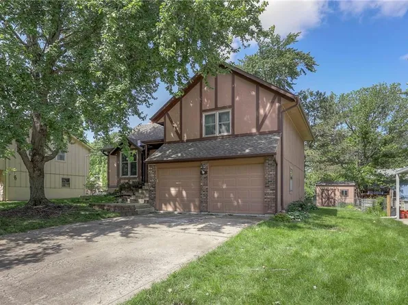 15122 S Navaho Dr, Olathe, KS 66062