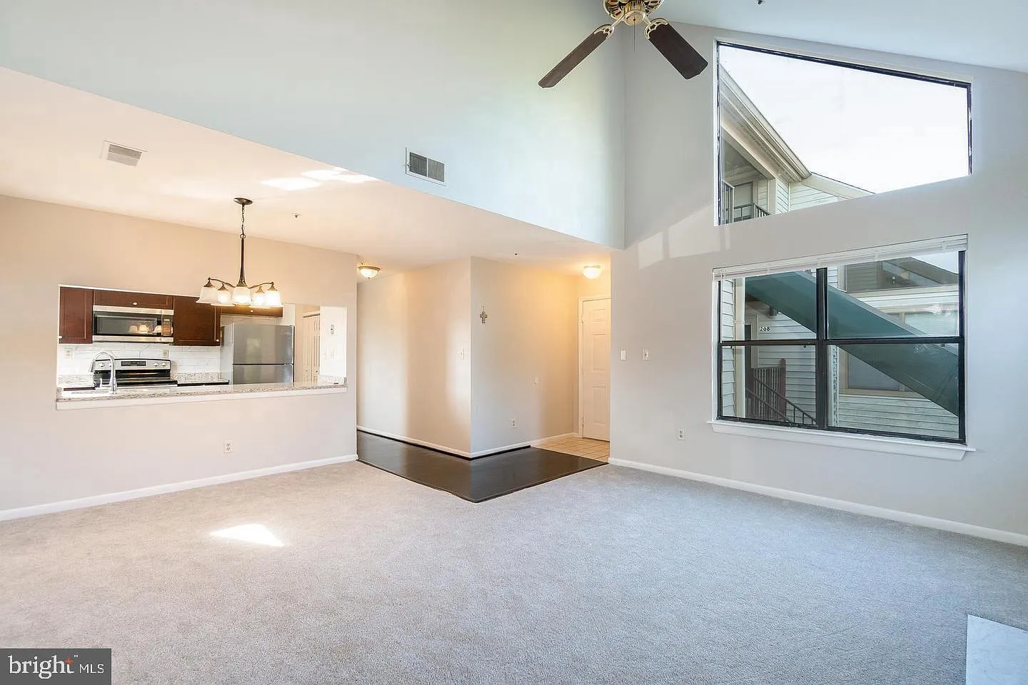 2 bed, 2.0 bath, 1028 sqft, $2,300 — Photo 3