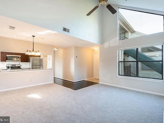 3rd image of 13408 Shady Knoll Dr APT 207