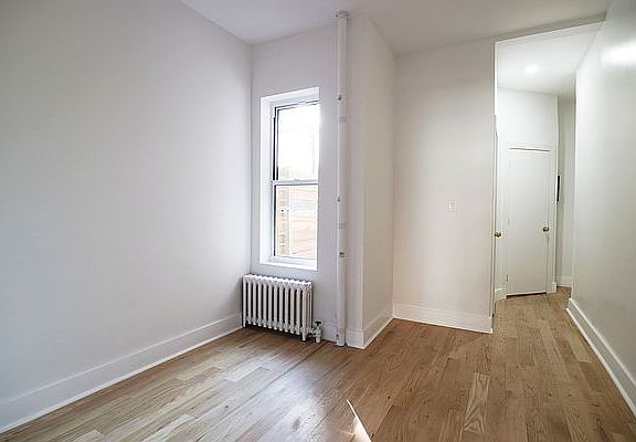 4th image of 637 Henry St APT 1L