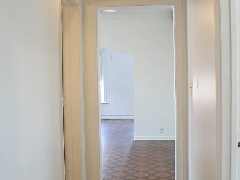 2025 W 35th St #2F — Photo 65
