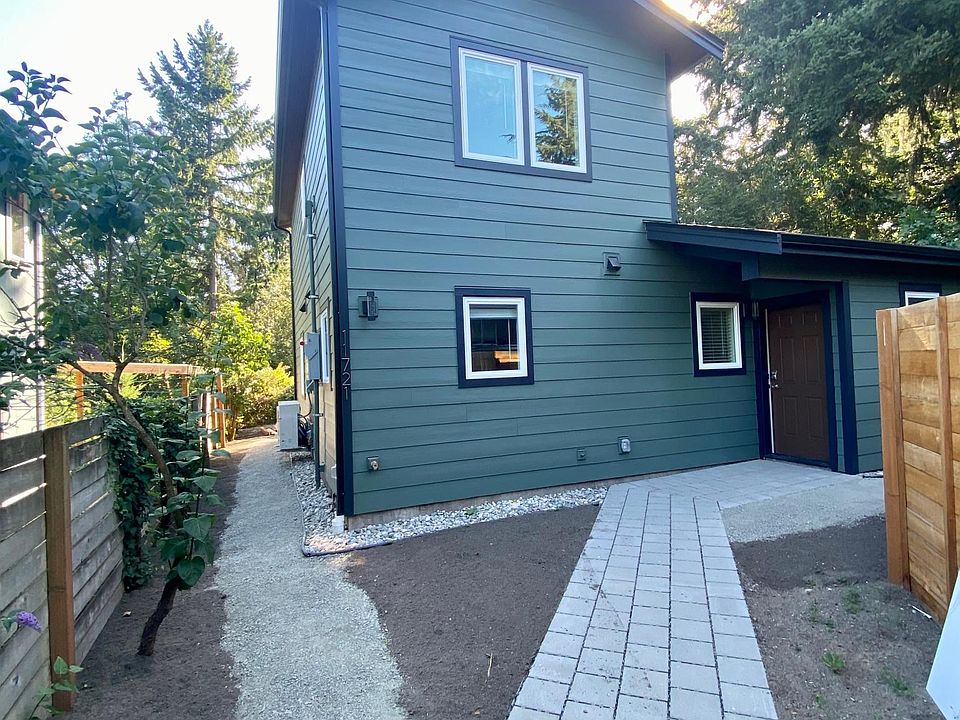 1st image of 11721 33rd Pl NE