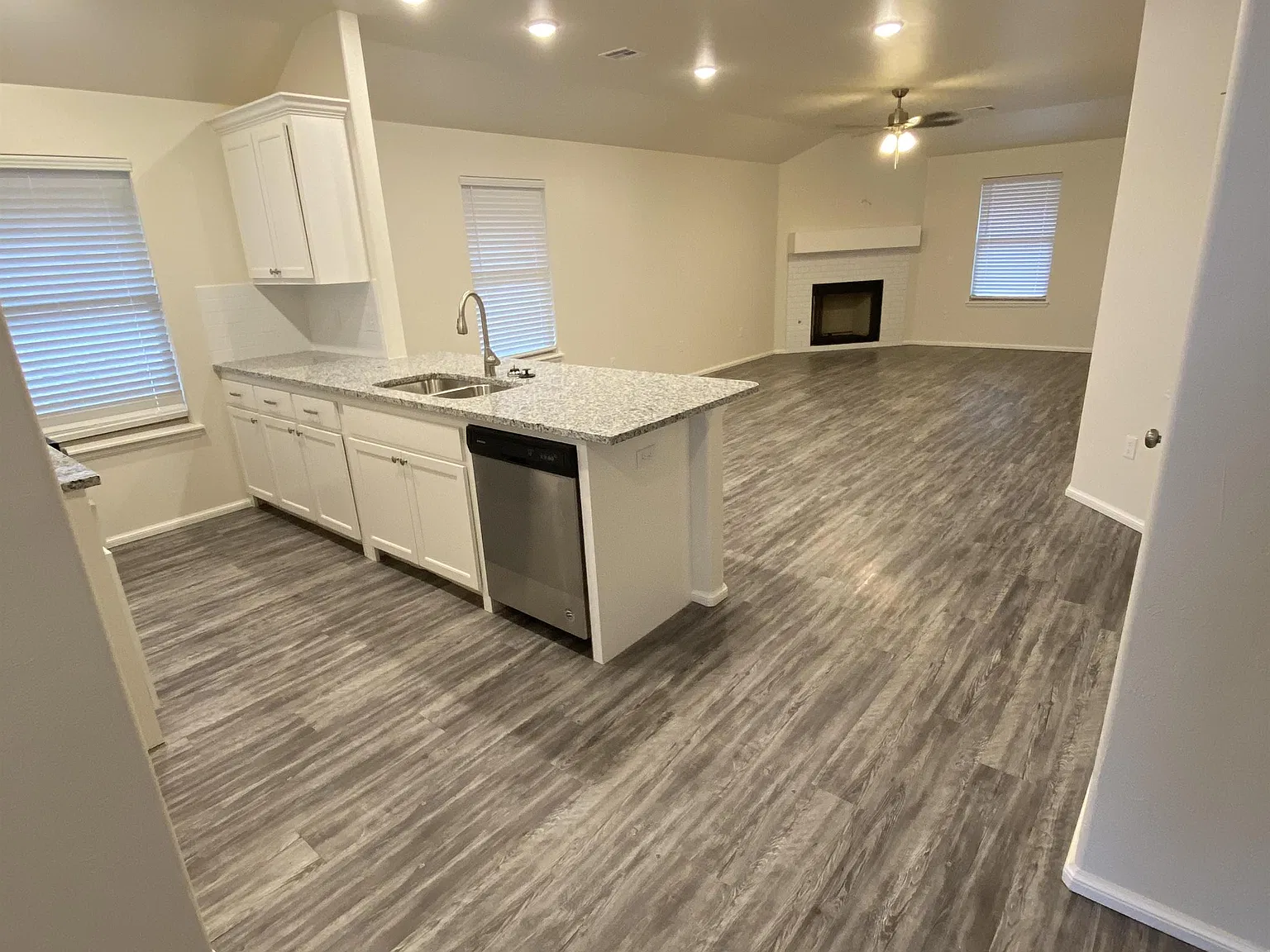 2424 Alta Vista Lane - 1 — Photo 3