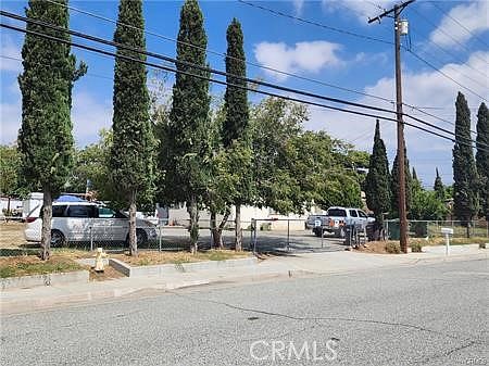 5th image of 725 E Williams St