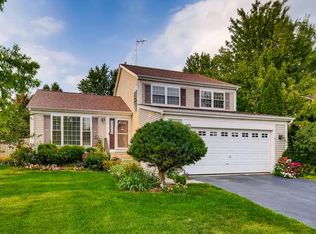 728 Medford Dr, South Elgin, IL 60177