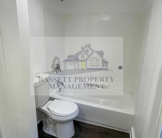 109 E Albert St #2 — Photo 18
