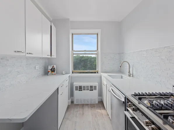 5500 Fieldston Road image 3 of 18