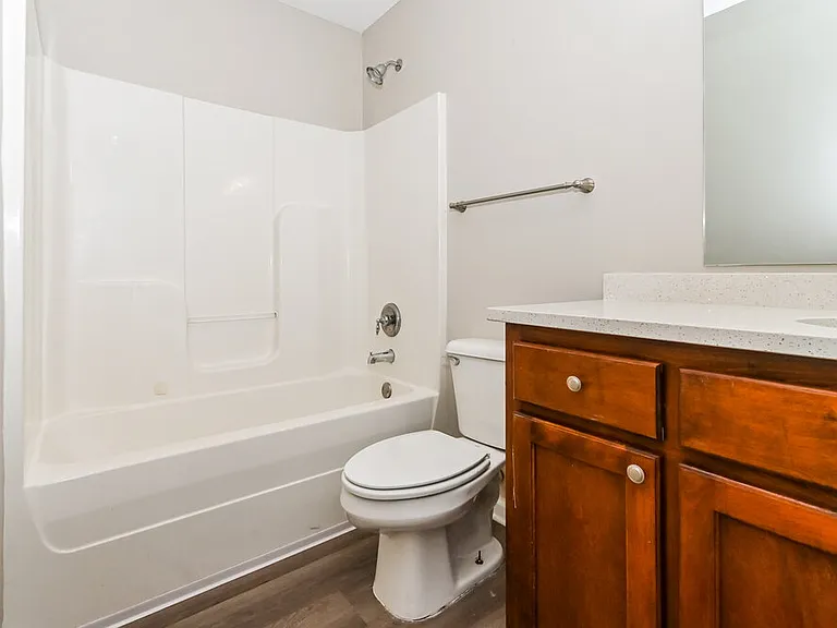 1540 Madison Cv W — Photo 10