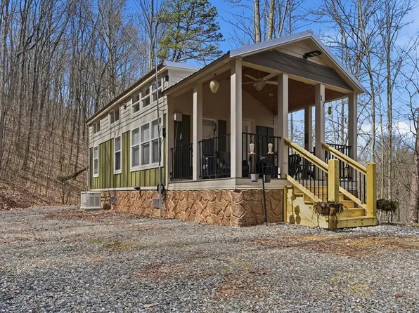57 Lost Arrow Ln, Whittier, NC 28789