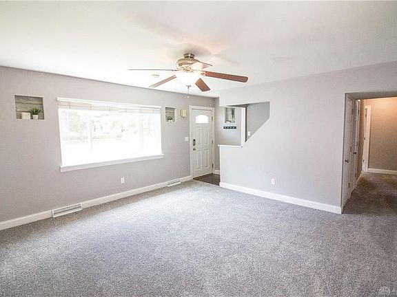 5th image of 228 W Walnut St