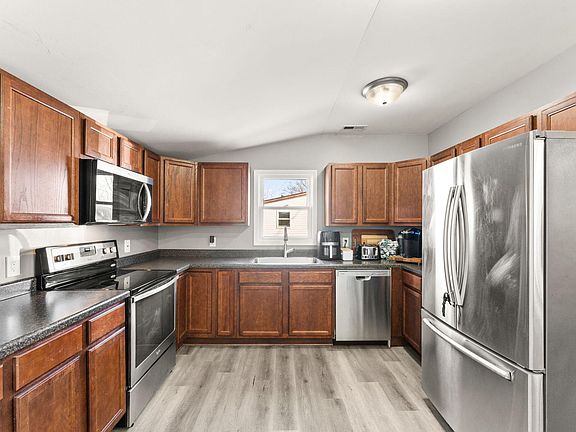 3rd image of 12736 Whitcomb St