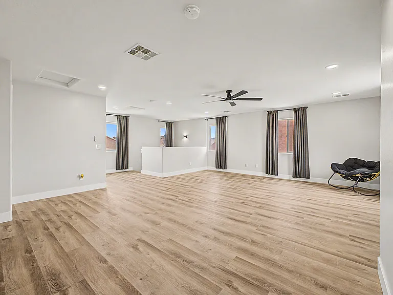 1566 S 220th Dr — Photo 3