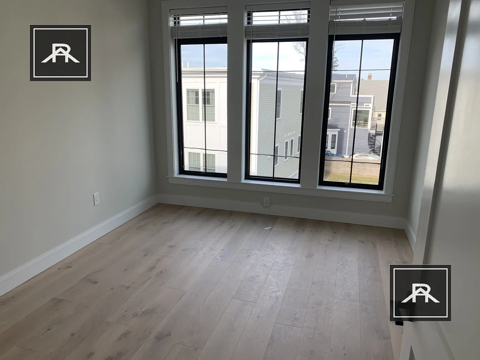 4 bed, 3.0 bath, 1150 sqft, $5,885 — Photo 4